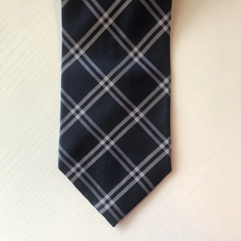 IZOD Men’s Navy Gray Patterned Tie